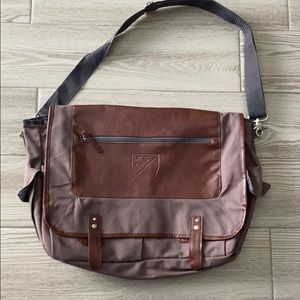 Brown laptop shoulder bag